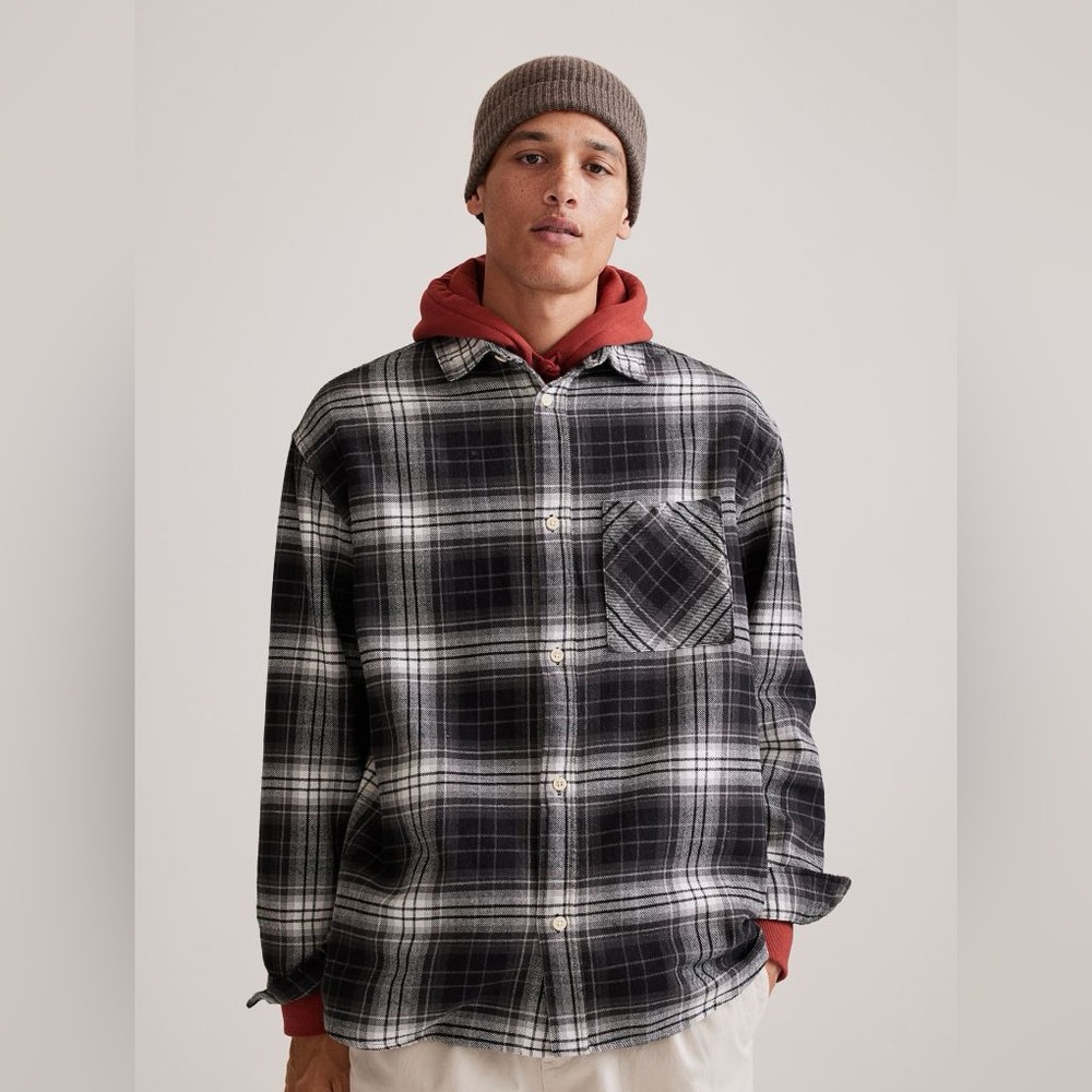 H&M black and white plaid cotton twill Button-Up Shirt